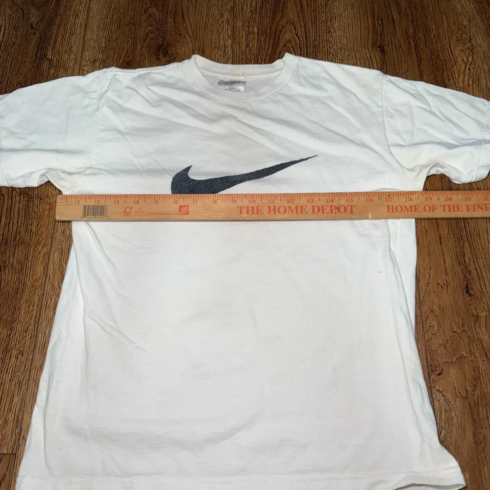 90s Nike center Swoosh Graphic T-Shirt White youth Large Made in USA vtg Tee